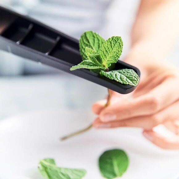 NEW Tupperware Garlic Press - Picture 5 of 6